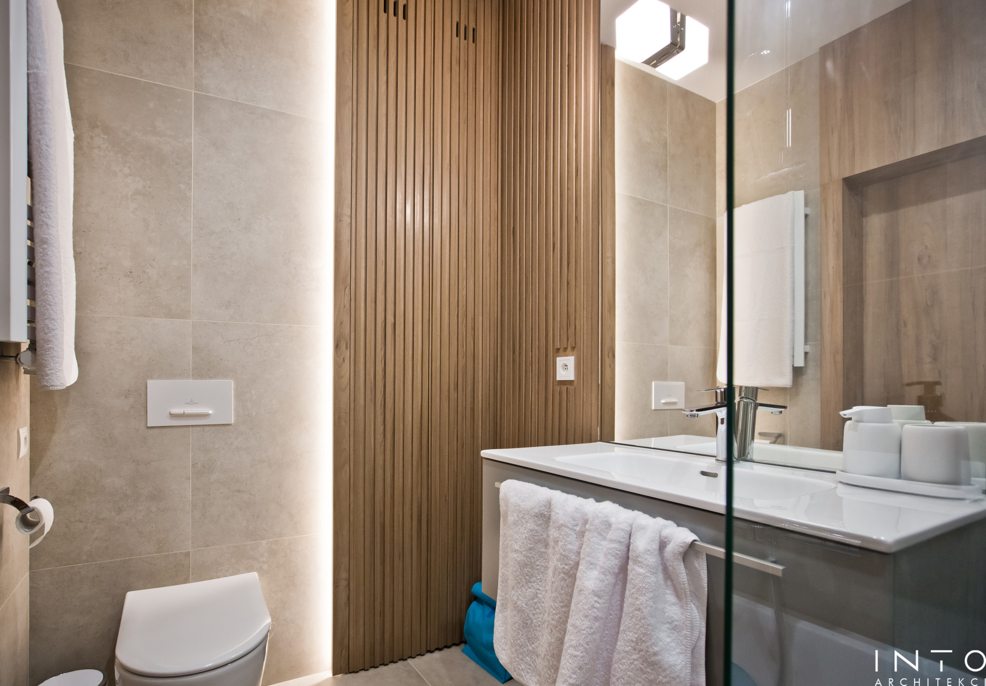 Nadmorski apartament w Sopocie – projekt wnętrza blisko plaży