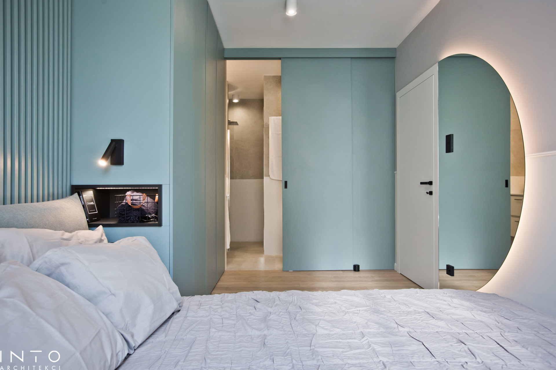 Nadmorski apartament w Sopocie – projekt wnętrza blisko plaży